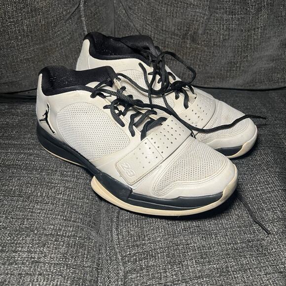 2011 Nike Air Jordan BCT Size 8.5 - White Black - 429505 102 - Picture 1 of 7